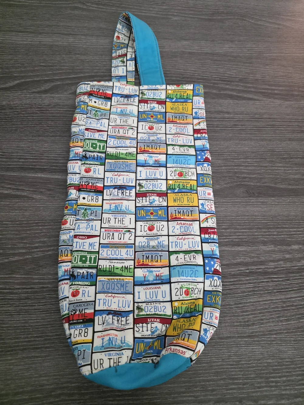 License Plate Print with Turquoise Trim Wine Tote